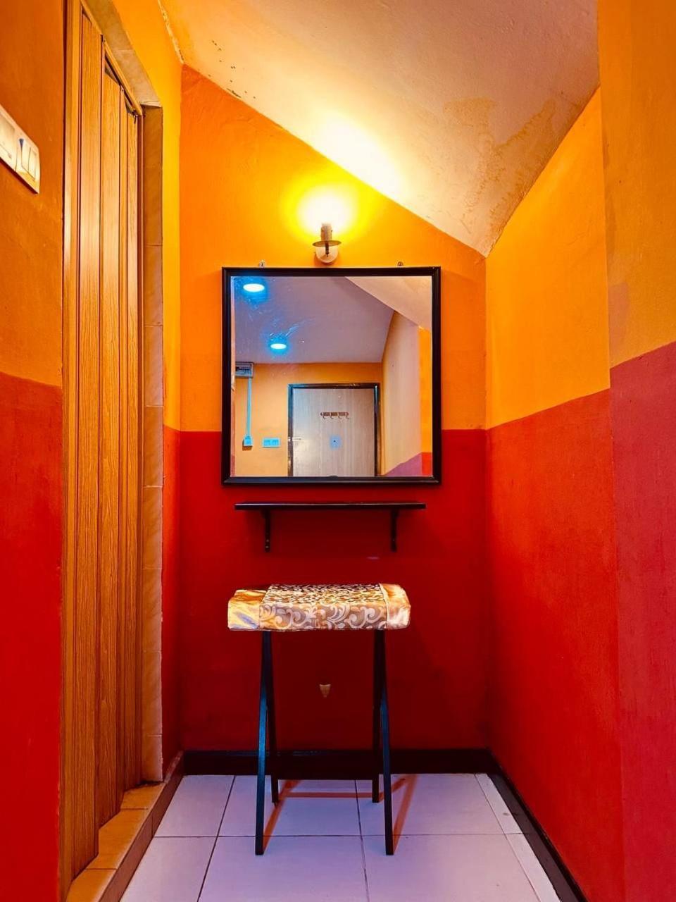 Smart Budget Hotel - Klang Exteriör bild